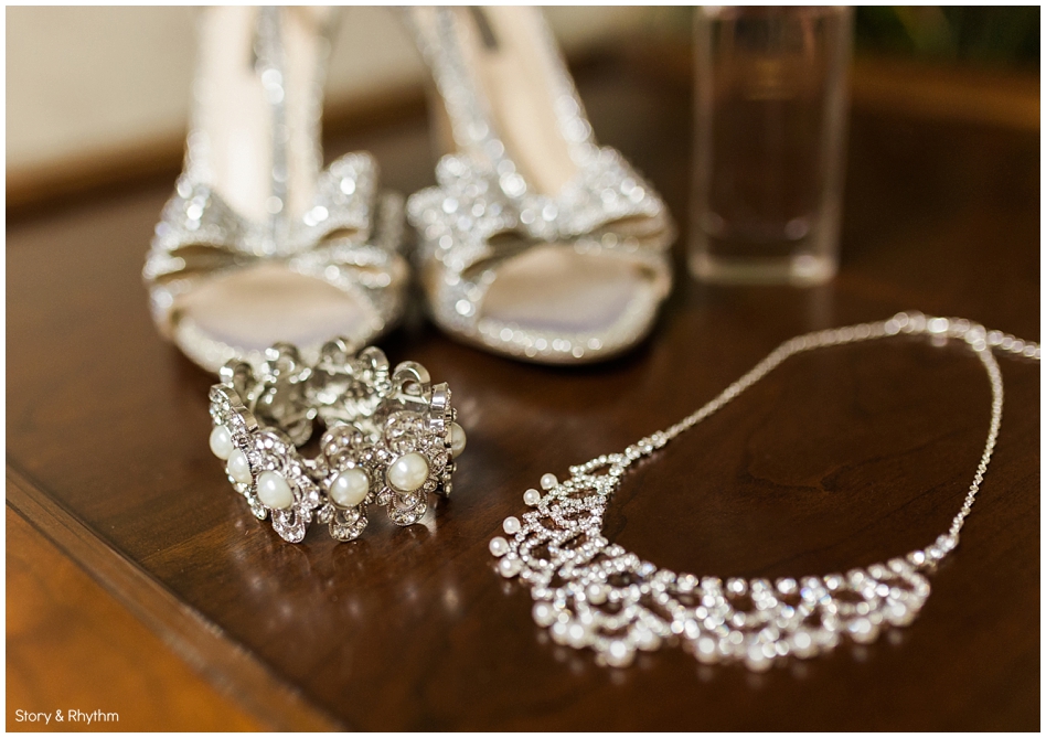 The bride's shoes and jewelry