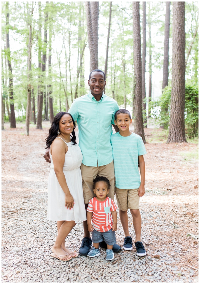 Family photos at Lake Benson Park in Garner, North Carolina