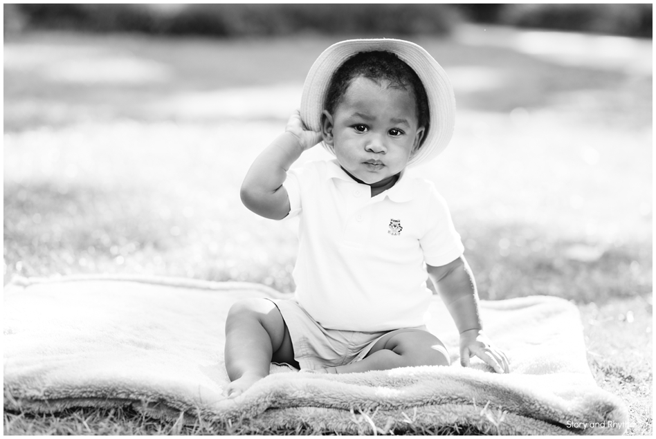 Family photos at Historic Oak View County Park in Raleigh