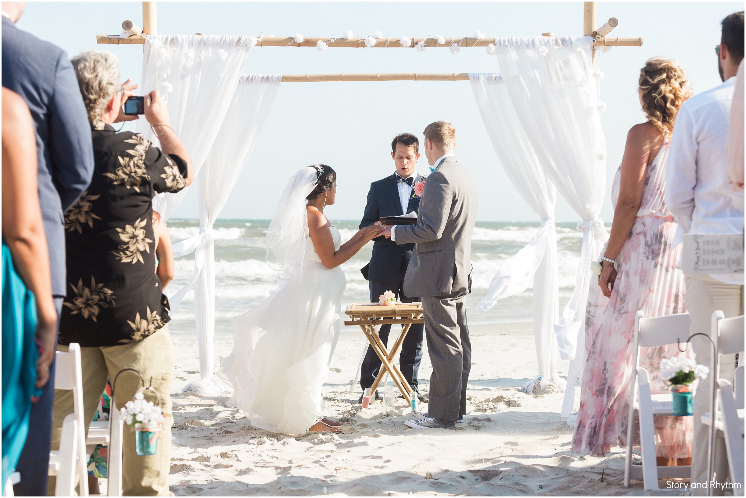 Should you have an unplugged wedding ceremony